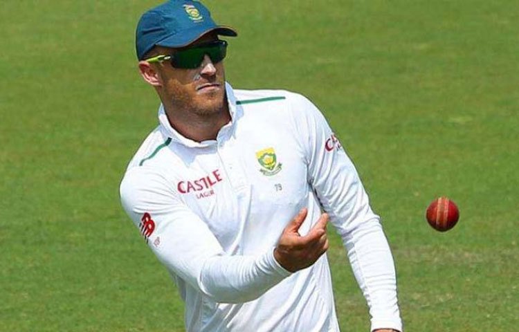 ফ্যাফ দুপ্লেসিস : অস্ট্রেলিয়ার বিরুদ্ধে হবার্ট টেস্টে বল বিকৃতির অভিযোগ ওঠে দক্ষিণ আফ্রিকার অধিনায়ক ফ্যাফ দুপ্লেসিসের বিরুদ্ধে। তিনি এই অভিযোগ অস্বীকার করলেও জরিমানা হিসাবে ম্যাচ ফি কাটা হয়।