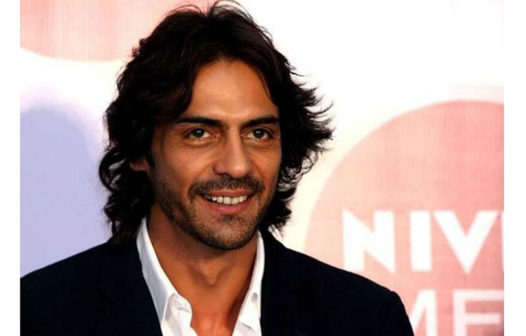 অর্জুন রামপাল : অভিজাত ক্লাব &lsquo;ল্যাপ&rsquo;-এর মালিক অর্জুন রামপাল। নতুন দিল্লির এই ক্লাব সুন্দর পরিবেশ এবং উন্নতমানের খাবারের জন্য জনপ্রিয়তা লাভ করেছে।