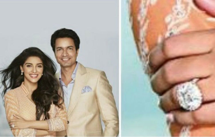 আসিন : আসিনের এনগেজমেন্ট রিংটির একটি বিশেষত্ব আছে। রাহুল শর্মা তাকে এই আংটিটি উপহার দেওয়ার সময় তার উপর সুন্দর একটি মেসেজ লেখা ছিল। ২০ ক্যারেটের একটি হিরে রয়েছে আংটিটিতে। দাম ৬ কোটি রুপি।