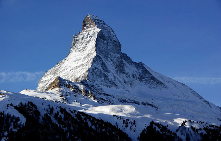 দ্যা ম্যাটারহর্ন, সুইজারল্যান্ডে : চোখজুড়ানো সুন্দর এই পাহাড়টি সুইজারল্যান্ডে অবস্থিত।