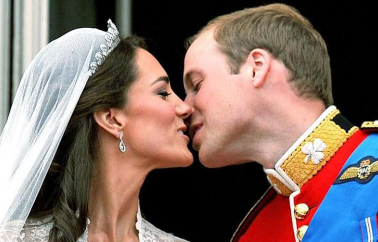 ব্রিটিশ রাজপুত্র প্রিন্স উইলিয়াম ও রাজবধূ কেট মিডলটন। ছয় বছর আগের এই দিনে (২৯ এপ্রিল) বিবাহ বন্ধনে আবদ্ধ হয়েছিলেন তারা।