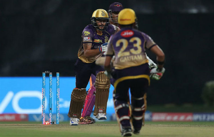 শেলডন জ্যাকসন : কেকেআরের হয়ে খেলা শেলডন জ্যাকসন ২০১৭ আসরে রাইজিং পুনে সুপারজায়ান্টসের বিরুদ্ধে হিট উইকেট আউট হন। বোলার ছিলেন ওয়াশিংটন সুন্দর।