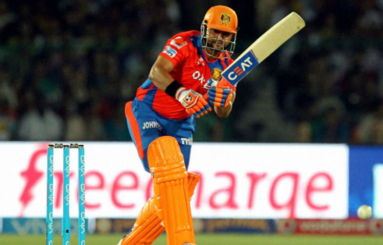 সুরেশ রায়না : গুজরাট লায়ন্সের অধিনায়ক সুরেশ রায়না এর আগে চেন্নাই সুপার কিংসের হয়েও খেলেছেন। মোট ১৫৪টি ম্যাচে তার সংগ্রহ ৪,৩৭৩ রান। যার মধ্যে ১টি শতরান ও ৩০টি অর্ধশতক রয়েছে।