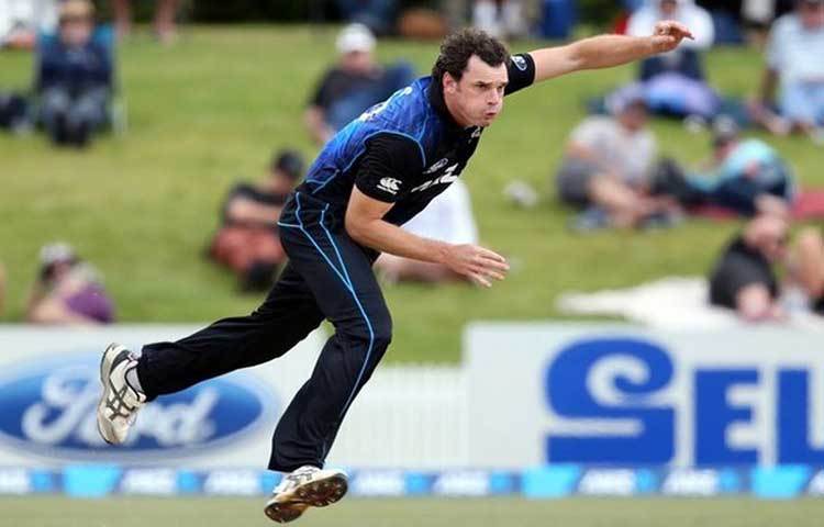 চ্যাম্পিয়ন্স ট্রফির ইতিহাসে সফলতম বলার নিউজিল্যান্ডের পেসার কাইল মিলস। তিনি ১৫ ম্যাচে ২৮ উইকেট নিয়েছেন।