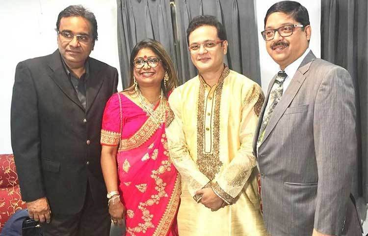 পাত্রের নাম সুরজিৎ হরি, পেশায় প্রযোজক এছাড়া পারিবারিক সোনার ব্যবসা রয়েছে। (মাঝখানে পঞ্জাবি পরে সুরজিৎ)