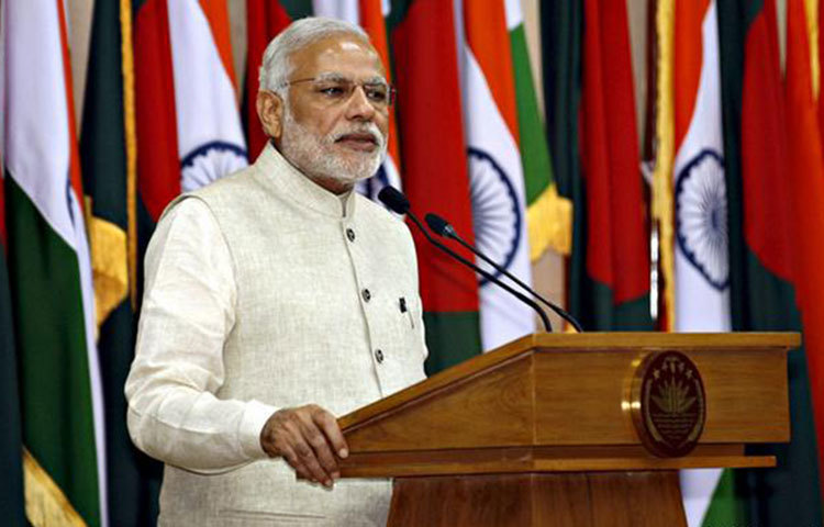 নরেন্দ্র মোদি : ভারতের প্রধানমন্ত্রী নরেন্দ্র মোদি বছরে ৩০ হাজার ৩০০ মার্কিন ডলার বেতন পান।