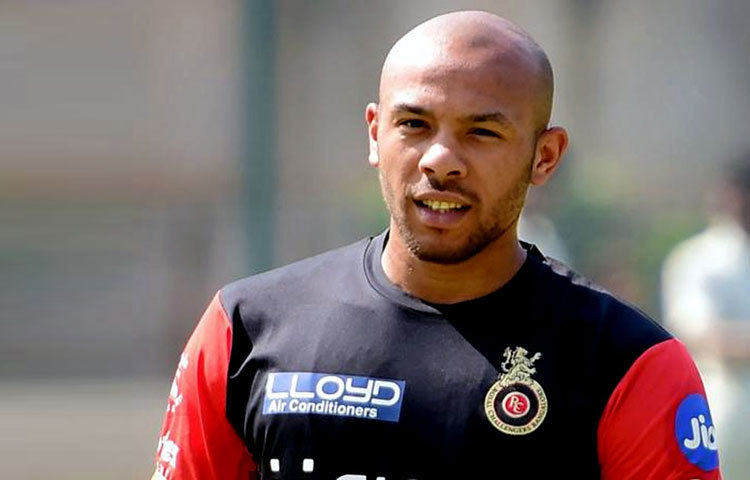 রয়্যাল চ্যালেঞ্জারার্স বেঙ্গালুরু দল টাইমাল মিলসকে ভারতীয় মুদ্রায়&nbsp; ১২,০০,০০,০০০ রুপিতে কিনেছে।