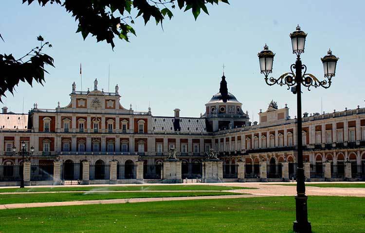 স্পেনের আরানজুয়েজ-এ এই বিলাসবহুল জেলখানাটি রয়েছে।