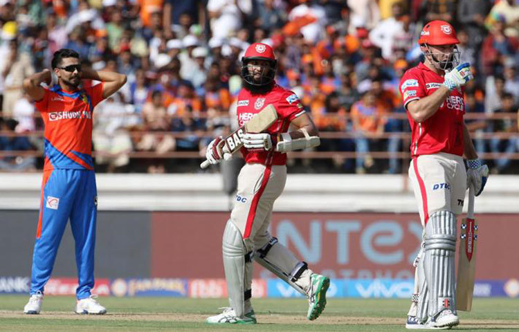 গুজরাটকে ২৬ রানে হারিয়ে এবারের আইপিএলে দ্বতীয় জয় পেল পাঞ্জাব।