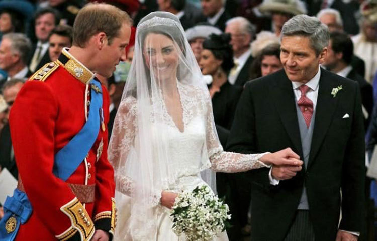 একে একে তারা পাঁচবার বিবাহ বার্ষিকী উদযাপন করেছেন। শনিবার ২৯ এপ্রিল তাদের ষষ্ঠ বিবাহ বার্ষিকী।