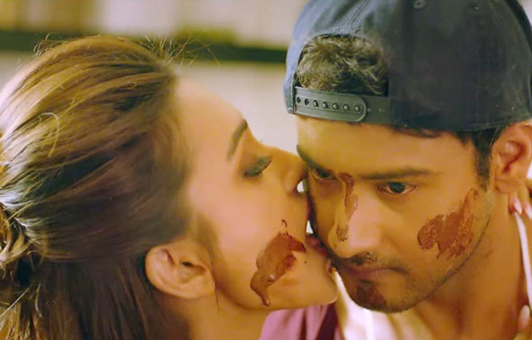 মিমি চক্রবর্তী ও যশ দাশগুপ্ত। ছবি: গ্যাংস্টার।