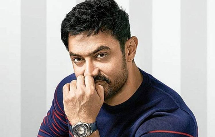 আমির খান : সবেমাত্র ২৩ ডিসেম্বর তার এ বছরের একমাত্র ছবি &lsquo;দঙ্গল&rsquo; মুক্তি পেয়েছে। মুক্তির পর ভায়তীয় বাজার থেকে &lsquo;দঙ্গল&rsquo;-এর প্রথম সাত দিনের মোট আয় ১৯৭.৫৪ কোটি টাকা। আরও দুদিনের আয় এখনও বাকি।