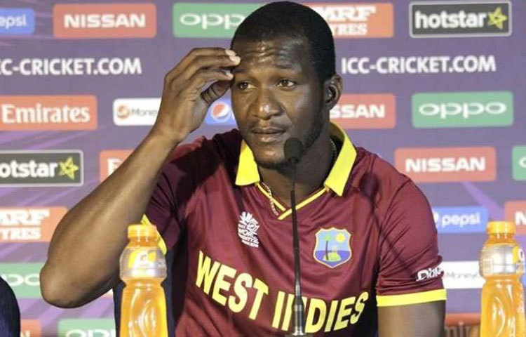 ড্যারেন সামি : ওয়েস্ট ইন্ডিজ বোর্ডের সঙ্গে বেশ কিছু দিন ধরে মান অভিমানের খেলা চলে আসছে টিমের সঙ্গে। সেটা আরও বেশি ভাবে প্রকাশ্যে আসে কলকাতায় টি২০ বিশ্বকাপ ফাইনালে ইংল্যান্ডকে হারানোর পর। সাংবাদিক বৈঠকে অধিনায়ক ড্যারেন সামি বলেন, &lsquo;আমাদের অনেক সমস্যা রয়েছে।