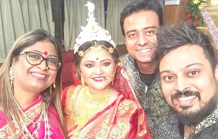 সুরজিতের প্রযোজনায় সাম্প্রতিকতম ছবি ছলি &lsquo;ষড়রিপু&rsquo;, যেখানে কনীনিকাও অভিনয় করেন।