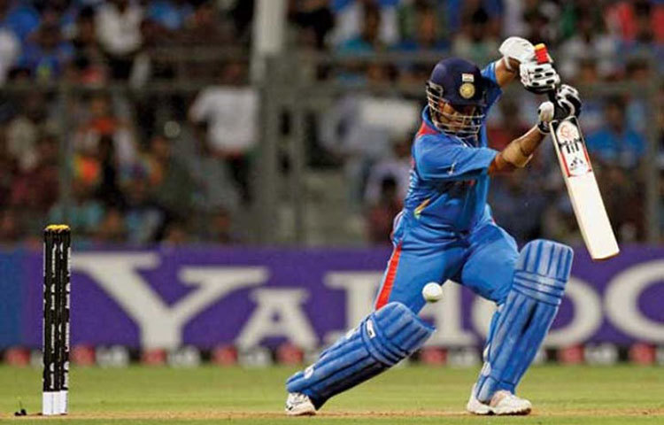 তিন নম্বরে রয়েছেন সচিন টেন্ডুলকার। দক্ষিণ আফ্রিকার বিরুদ্ধে ২৩৫ ইনিংসে এই নজির গড়েছিলেন তিনি।