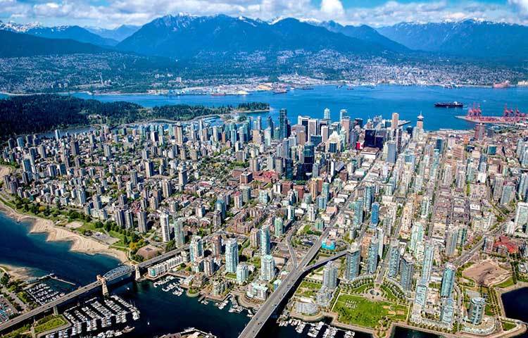 ভ্যাঙ্কুভার, কানাডা : সাত্যিকারার্থে ছবির মত সাজানো এই শহর।
