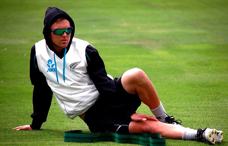 কলকাতা নাইট রাইডার্স ট্রেন্ট বোল্টকে ভারতীয় মুদ্রার ৫,০০,০০,০০০ রুপিতে কিনেছে।