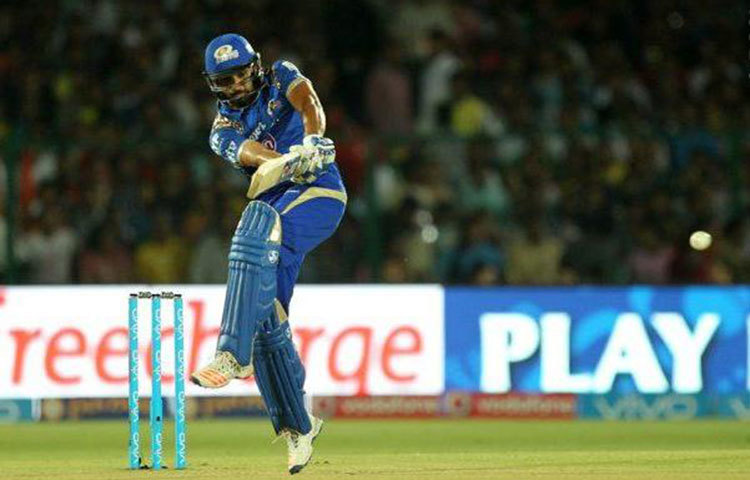 রোহিত শর্মা : টিম ইন্ডিয়ার বিস্ফোরক ব্যাটসম্যান তথা মুম্বাই ইন্ডিয়ান্সের ওপেনার আইপিএলে তৃতীয় সর্বাধিক রান সংগ্রহকারী। ১ সেঞ্চুরি ও ২৯ অর্ধশতক সহ ৩৮৭৪ রান করেছেন তিনি।