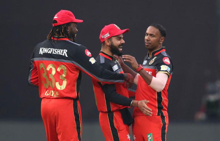 হ্যাটট্রিক করার পাশাপাশি এবারের আইপিএল-এ প্রথম মেডেন ওভারও করলেন বদ্রি।