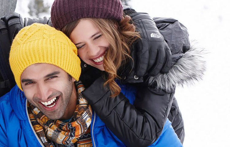 কাল্কি কোচলিন ও আদিত্য রায় কাপুর : সেই অর্থে মুখ্য নায়ক-নায়িকার চরিত্রে অভিনয় না করলেও &lsquo;ইয়ে জওয়ানি হ্যায় দিওয়ানি&rsquo; ছবিতে এদের জুটি হিসাবে দেখা গিয়েছিল। কাল্কি কোচলিনের চেয়ে আদিত্য রায় কাপুর দুই বছরের ছোট।