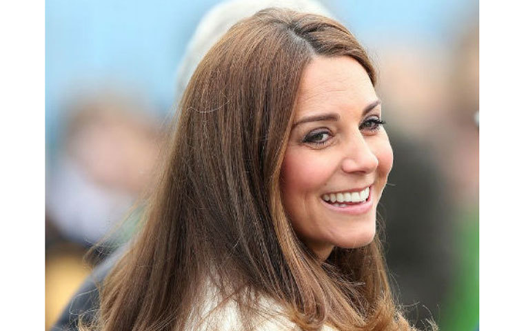 ডাচেস অব কেমব্রিজ ক্যাথরিন পেজ থ্রি-র নজরে থাকেন হামেশাই। তিনি ব্রিটেনের প্রিন্স উইলিয়ামের স্ত্রী ।