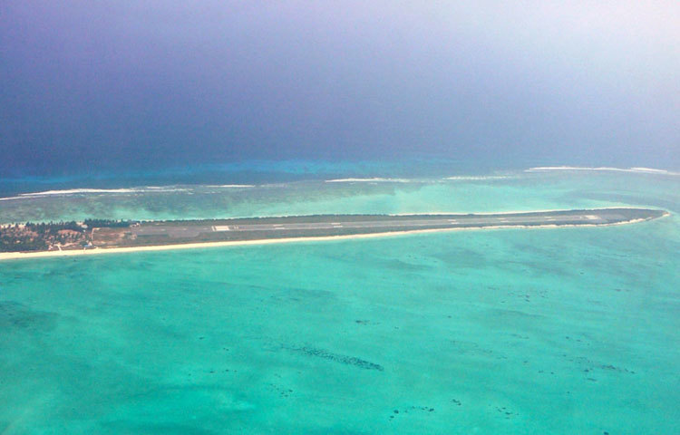 লাক্ষাদ্বীপ, ভারত : ভারতীয় হলেই যে দেশের এই দ্বীপগুলিতে যখন তখন যাওয়া যায়, তা একেবারেই নয়। মিনিকয় ও আমিনি দ্বীপপুঞ্জে যেতে হলে বিদেশি পর্যটকদের রীতিমতো পারমিট জোগাড় করতে হয়।