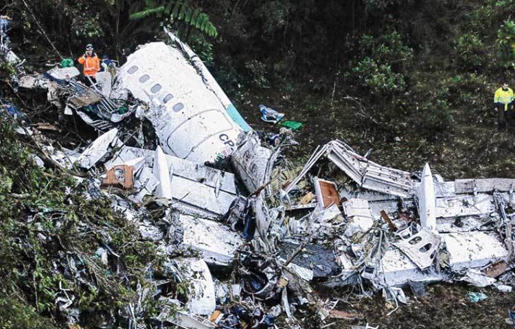 কলম্বিয়ায় ব্রাজিলের ফুটবল ক্লাবের বিমান ভেঙে মৃত ৭৬।