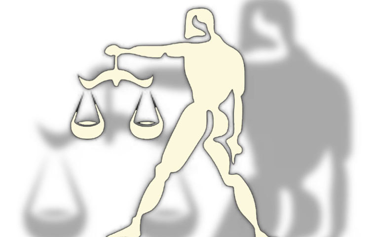 তুলা : রয়্যাল ব্লু, গোলাপি এবং বেগুনি রং এই রাশির পক্ষে মঙ্গলের। শুক্রবার ক্রিম বা অফ-হোয়াইট রঙের পোশাক পরলে ভাল।