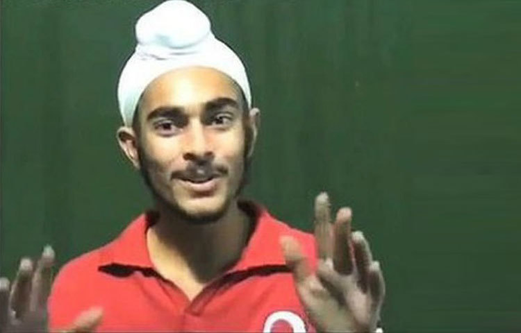 মনজৎ সিংহ : &lsquo;উড়ান&rsquo; ছবিতে অডিশন দেওয়ার সময় মনজিৎ।