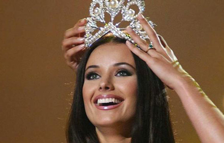 পুয়ের্তো রিকো : মাত্র ৯ হাজার ১০৪ বর্গ কিলোমিটারের দেশ পুয়ের্তো রিকোর সুন্দরীদের খ্যাতি বিশ্বের অনেক বড় এবং শক্তিশালী দেশের মেয়েদের চেয়ে বেশি। মিস ওয়ার্ল্ড এবং মিস ইউনিভার্স প্রতিযোগিতা জয়ের মানদণ্ডে পুয়ের্তো রিকো বিশ্বের চতুর্থ সেরা সুন্দরীদের দেশ। এ পর্যন্ত পাঁচবার মিস ইউনিভার্স এবং একবার মিস ওয়ার্ল্ড মিলিয়ে মোট ছয়বার সেরা সুন্দরী হয়েছেন পুয়ের্তো রিকোর মেয়েরা।