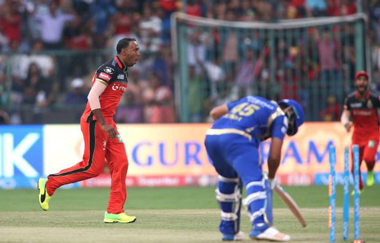 বদ্রির দাপটে আজ আরসিবি-র স্বল্প রান তাড়া করতে নেমে মাত্র ৭ রানেই ৪ উইকেট হারিয়ে চাপে পড়ে যায় মুম্বাই ইন্ডিয়ান্স।