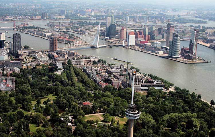 &lsquo;রটারডাম হার্বারার&rsquo;-এই শিল্পাঞ্চলটি নেদারল্যান্ডসের রটারডামে অবস্থিত। এটি বিশ্বের সবচেয়ে বড় ৫টি শিল্পাঞ্চলের তালিকায় চতুর্থ অবস্থানে রয়েছে।