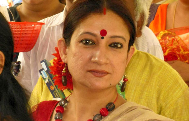 স্বাগতা মুখোপাধ্যায় : &lsquo;ঝাঁঝ লবঙ্গ ফুল&rsquo;-এর ইন্দ্রাণী হয়ে আলোচনায় এসেছেন।