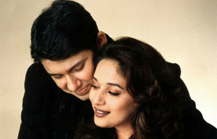 মাধুরী দীক্ষিত-শ্রীরাম মাধব নেনে : সঞ্জয় দত্তের সঙ্গে সম্পর্ক ভাঙার পর আমেরিকায় ঘুরতে গিয়েছিলেন মাধুরী। সেখানেই প্রবাসী চিকিৎসক শ্রীরাম নেনের সঙ্গে তার পরিচয় করে দিয়েছিলেন নায়িকার ভাই অজিত দীক্ষিত। পরিবারের সকলেরই পছন্দ ছিল নেনেকে।