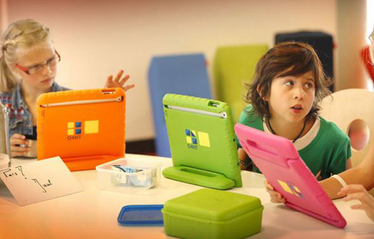 নেদারল্যান্ডস, পঞ্চম : ২০১৩ সালে ইউনিসেফ-এর এক প্রতিবেদন বলছে, নেদারল্যান্ডসের শিশুরা সবচেয়ে বেশি সুখি জীবন কাটায়। মাধ্যমিক পর্যায়ের আগে স্কুলে শিশুদের কোনো বাড়ির কাজ দেয়া হয় না। তাছাড়া লেখাপড়া করতে শিশুদের উপর বেশি চাপ প্রয়োগ করা হয় না।