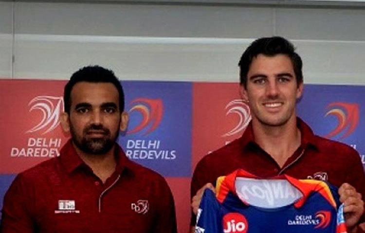 দিল্লি ডেয়ারডেভিলস প্যাট কামিন্সকে ভারতীয় মুদ্রায় ৪,৫০,০০,০০০ রুপিতে কিনেছে।