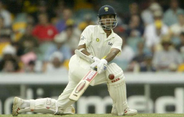 সামনে থেকে নেতৃত্ব : ২০০৩ সালে অস্ট্রেলিয়া সফরের প্রথম ম্যাচে সিঁটিয়ে থাকা দলকে চাগিয়ে তোলে তার ১৪৪। পাল্টা মারের সেই ইনিংসই সিরিজে পরবর্তী সময়ে এগিয়ে রাখে ভারতকে।