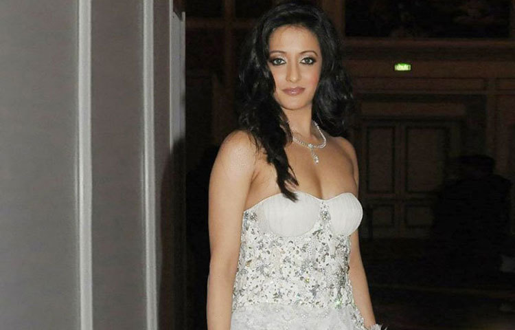 রাইমা সেন অভিনীত রোজভ্যালি প্রযোজিত ছবির নাম &lsquo;শব্দ&rsquo;।