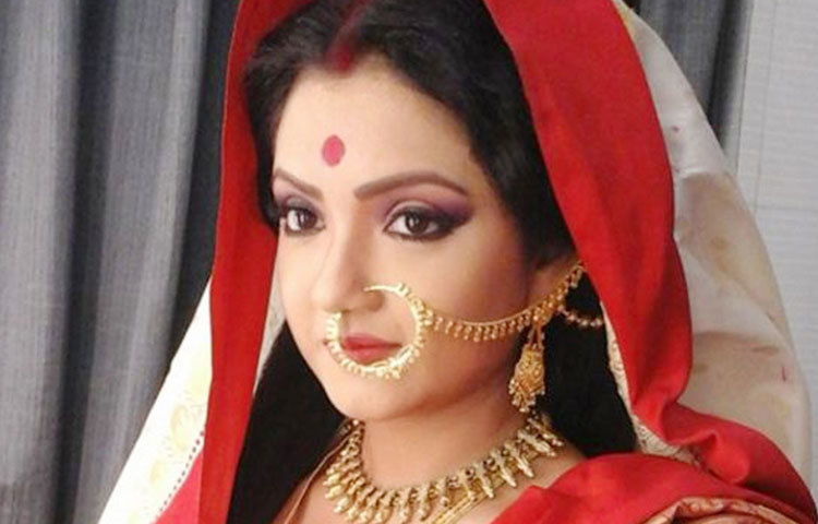 সানন্দা বসাক : বর্তমানে তিনি একাধিক সিরিয়ালের শুটিং নিয়ে ব্যস্ত রয়েছেন। অভিনয়ই তার ধ্যান-জ্ঞান।