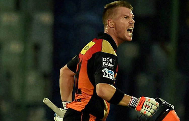 ডেভিড ওয়ার্নার ১৪১ টি ছক্কা মেরে আইপিএলের ইতিহাসে ষষ্ঠ অবস্থানে রয়েছেন।