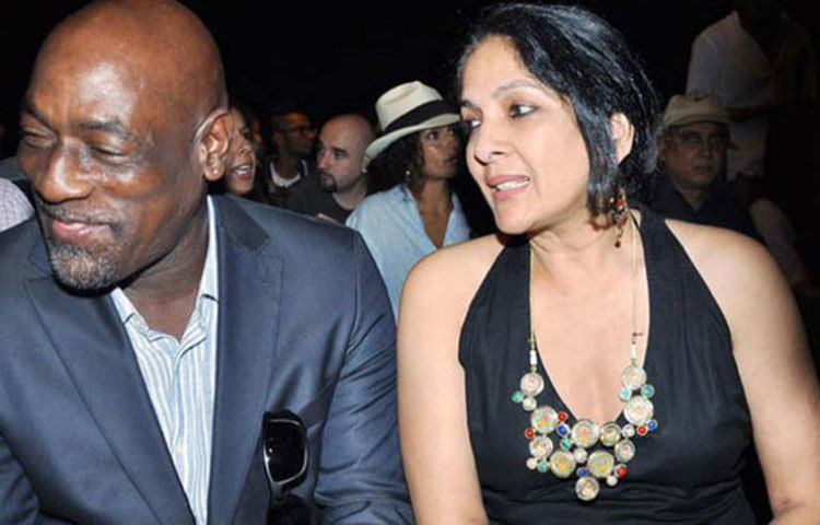 নীনা গুপ্ত-ভিভ রিচার্ডস : নীনা গুপ্ত ও ভিভ রিচার্ডসের প্রেম খুবই বিতর্কিত ছিল। দুজনের কখনো বিয়ে হয়নি। তবে তাদের লাভ চাইল্ড মাসাবা ইতিমধ্যে ফ্যাশন ডিজাইনার হিসাবে জনপ্রিয় হয়েছেন।