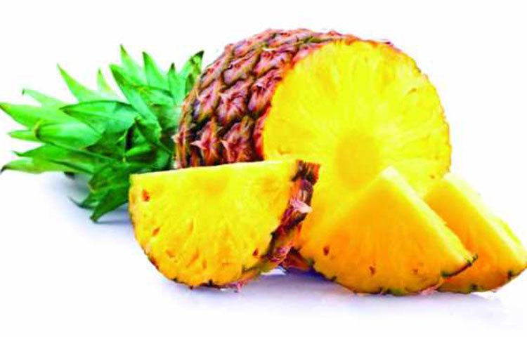 আনারস : এই ফলে রয়েছে ব্রোমেলিয়ন এনজাইম যা ফ্যাট ও প্রোটিন হজম করতে সাহায্য করে।