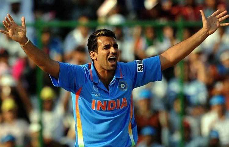 চ্যাম্পিয়ন্স ট্রফিতে ভারতীয় বলারদের মধ্যে সফলতম জাহির খান। এই বাঁ হাতি পেসার ৯ ম্যাচে ১৫ উইকেট পেয়েছেন।