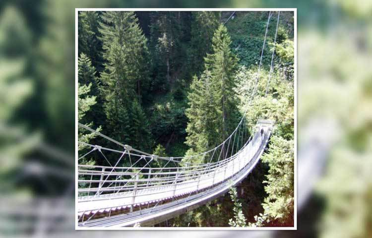 সুইৎজারল্যান্ডের ট্রাভেরসিনেরটবেল-এ অবস্থিত এই সিঁড়িটির বৈশিষ্ট্য হল এই সিঁড়িটিই একটি ব্রিজ। এ সিঁড়িটির দৈর্ঘ্য ২২ মিটার।