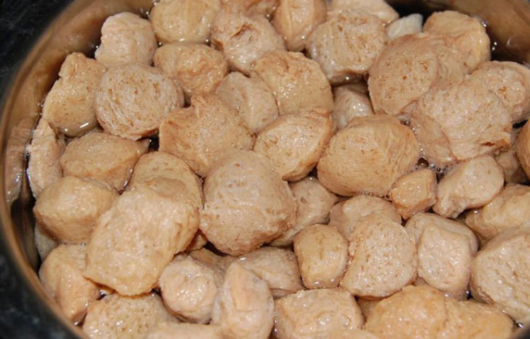 সয়াবিন : বেশি সয়াবিন খেলে দেহে আয়রনের ঘাটতি দেখা দেয়।