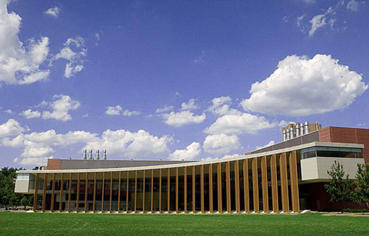 প্রিন্সটন বিশ্ববিদ্যালয়, যুক্তরাষ্ট্র : এটি যুক্তরাষ্ট্রের অন্যতম পুরোনো বিশ্ববিদ্যালয়। ১৭৪৬ সালে এটি প্রতিষ্ঠিত হয়। এখানকার ৪০ জন শিক্ষার্থী এ যাবত নোবেল পুরস্কার লাভ করেছেন।