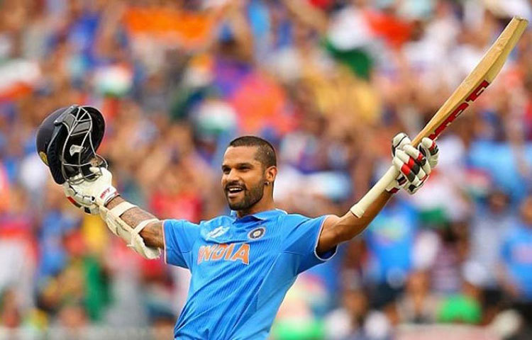 শিখর ধবন : এই বাঁহাতি ব্যাটসম্যান বছরে ৭৫ লক্ষ থেকে ১ কোটি টাকার ব্র্যান্ড এন্ডোর্সমেন্ট করে থাকেন।