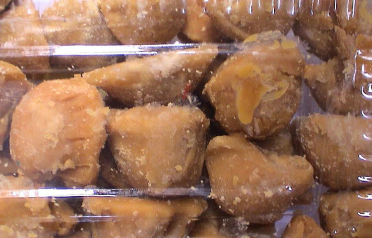 গুড় আমাদের দেশে এসেছে পর্তুগিজদের হাত ধরে।