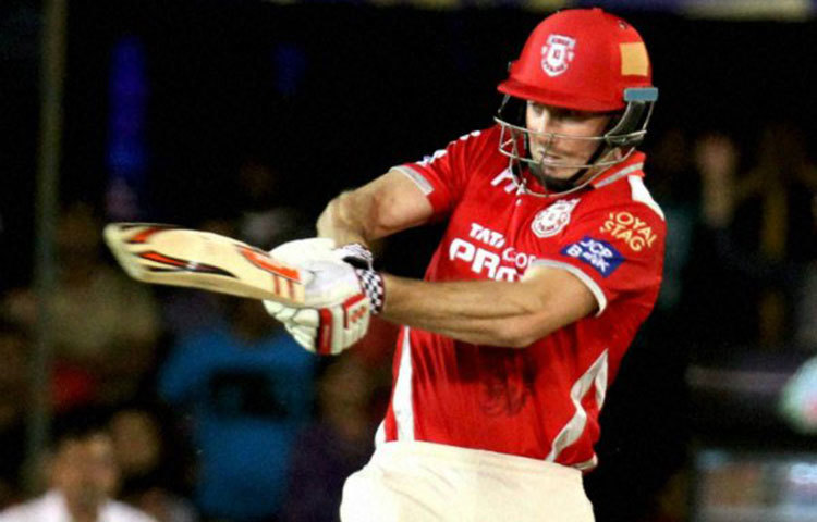 শন মার্শ : পাঞ্জাবের হয়ে খেলা শন মার্শ এখনও পর্যন্ত ৬৪টি ম্যাচ খেলে ৪০.৫১ গড়ে ২২৬৯ রান করেছেন। আইপিএলের প্রথম আসরে তিনি সর্বাধিক রান করে কমলা টুপির মালিক হন।