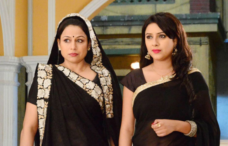 প্রত্যুষা বন্দ্যোপাধ্যায় : তার অভিনীত সিরিয়ালের নাম &lsquo;সসুরাল সিমর কা&rsquo;। এটি কালার্স টিভিতে প্রচার হয়।